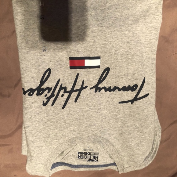 New Tommy Hilfiger shirt size m - Picture 2 of 5